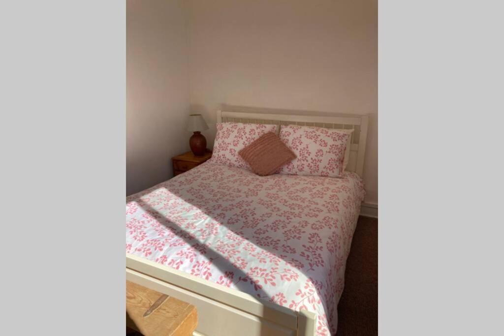 La Petite Maison - Self Catering Pre-en-Pail-Saint-Samson Екстериор снимка